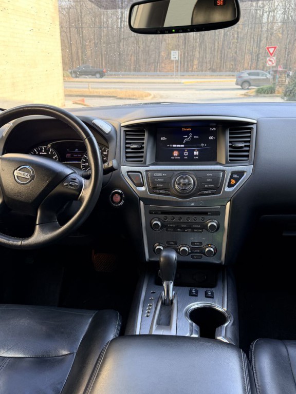2017 Nissan Pathfinder Image 6