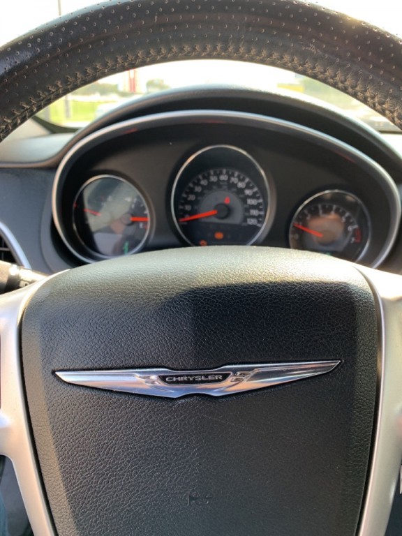 2012 Chrysler 200 Image 14