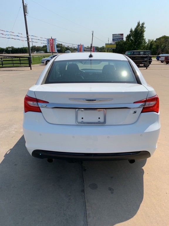 2012 Chrysler 200 Image 26