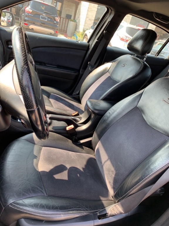 2012 Chrysler 200 Image 28