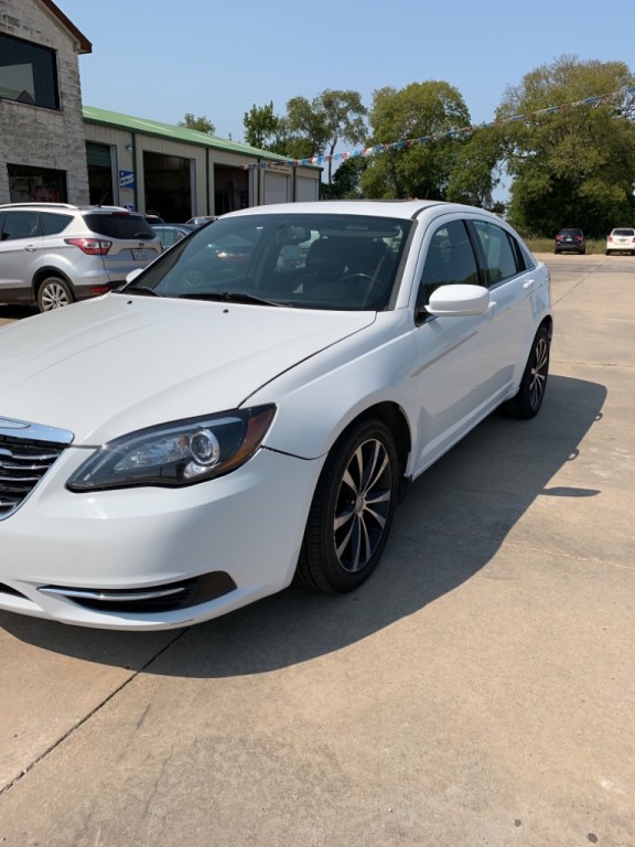 2012 Chrysler 200 Image 10