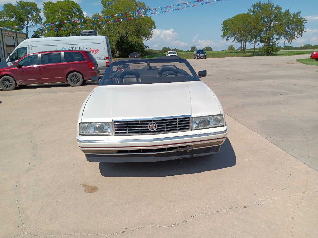 1990 Cadillac Allante Image 3
