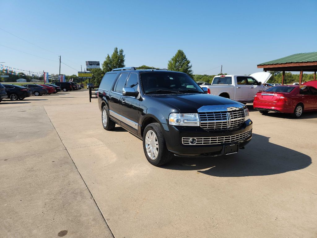 2012 Lincoln Navigator Image 2