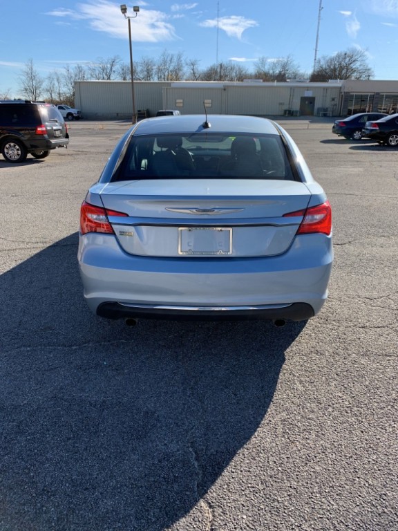 2012 Chrysler 200 Image 5