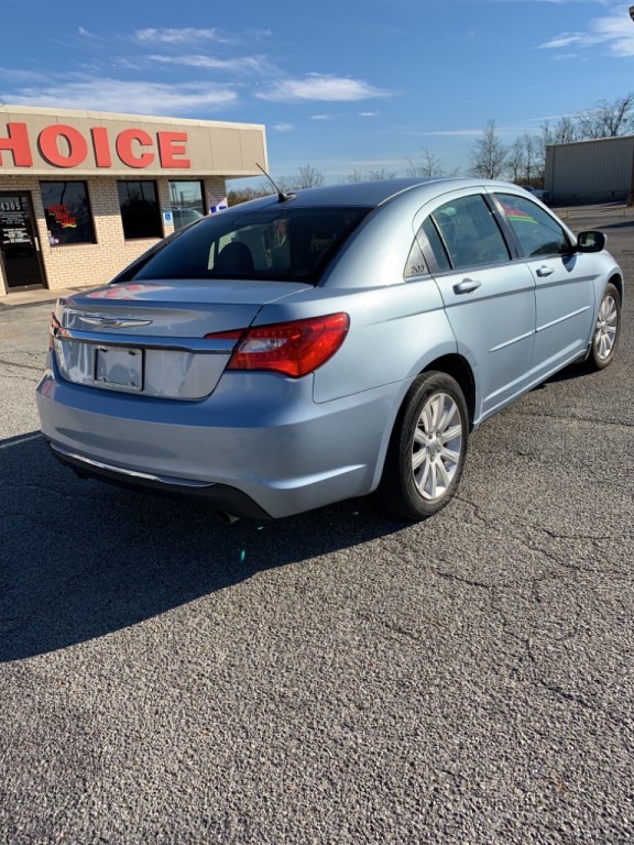 2012 Chrysler 200 Image 6
