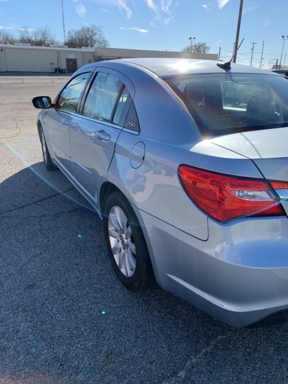 2012 Chrysler 200 Image 7