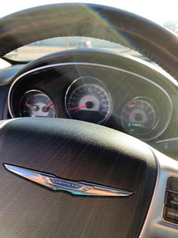 2012 Chrysler 200 Image 10