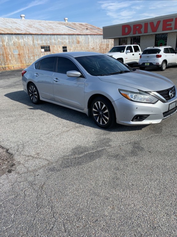 2016 Nissan Altima Image 2