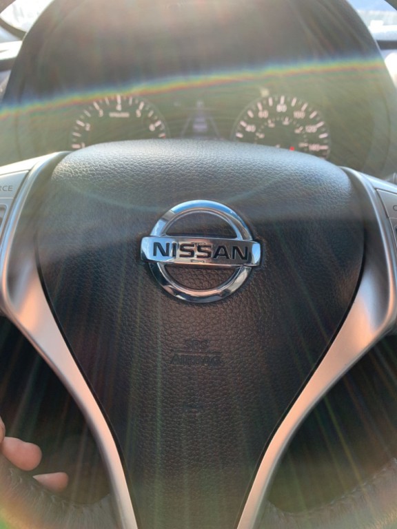 2016 Nissan Altima Image 9