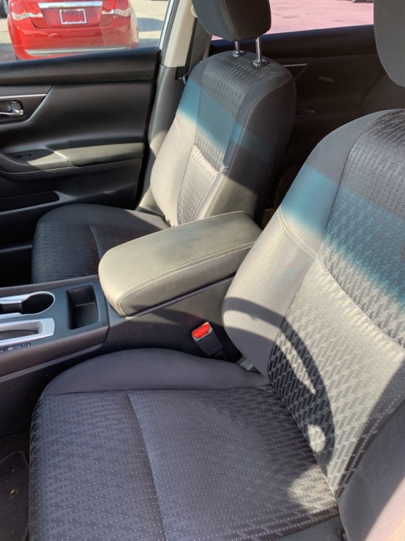 2016 Nissan Altima Image 11