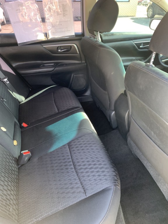 2016 Nissan Altima Image 16