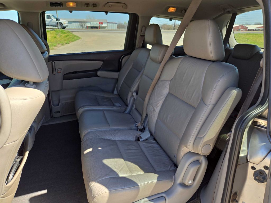 2011 Honda Odyssey Image 8