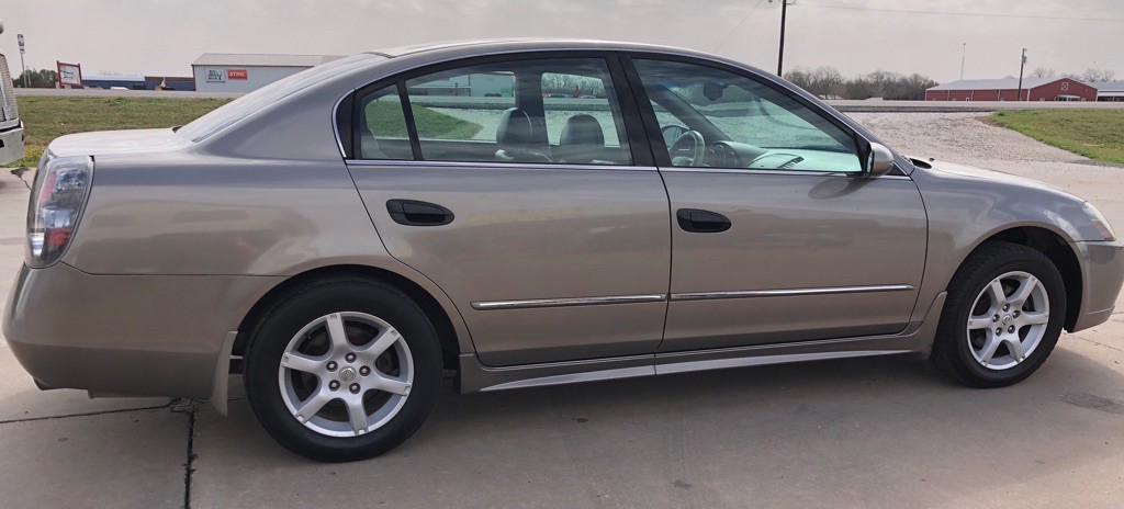 2005 Nissan Altima Image 8