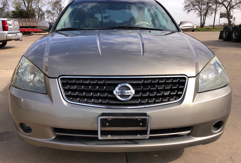 2005 Nissan Altima Image 10