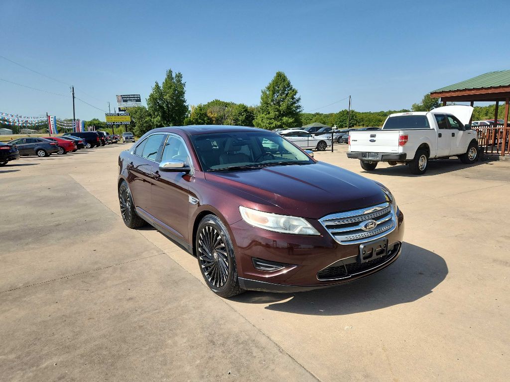 2010 Ford Taurus Image 2