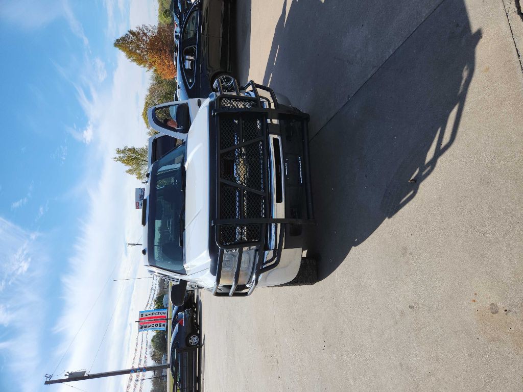 2010 Chevrolet Silverado 1500 Image 2