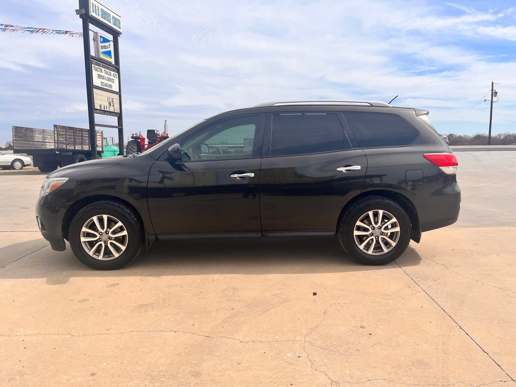 2015 Nissan Pathfinder Image 1