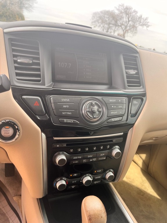2015 Nissan Pathfinder Image 7