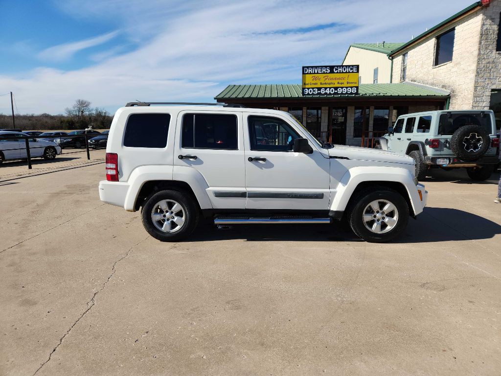 2009 Jeep Liberty Image 1