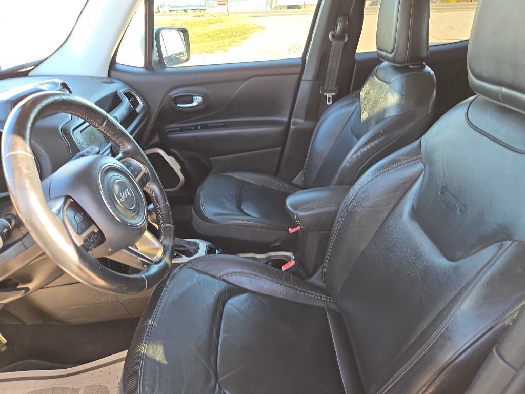 2017 Jeep Renegade Image 9