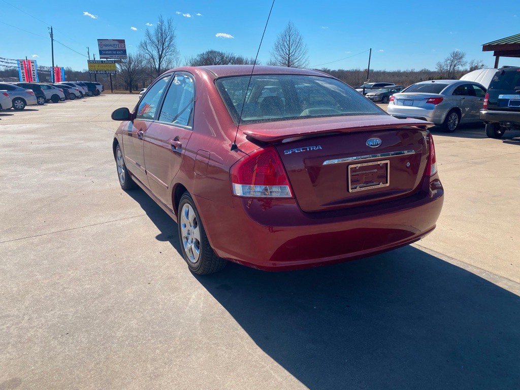 2007 Kia Spectra Image 2