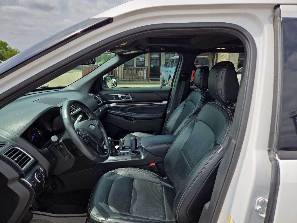 2018 Ford Explorer Image 8