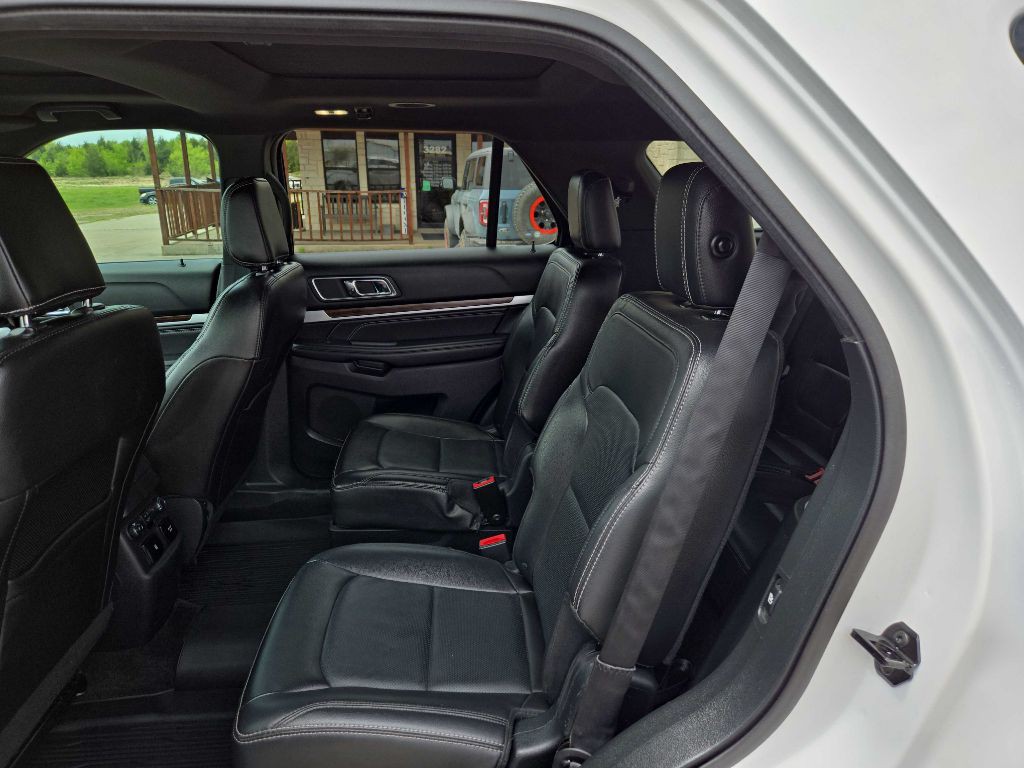 2018 Ford Explorer Image 9