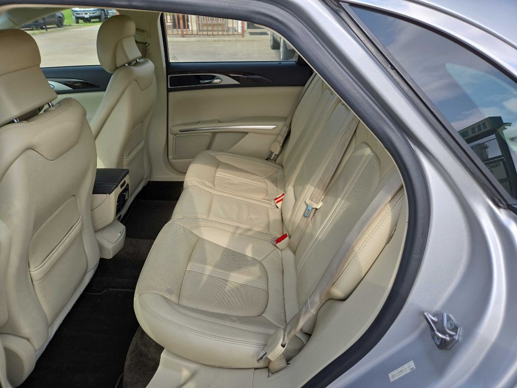 2015 Lincoln MKZ Image 9