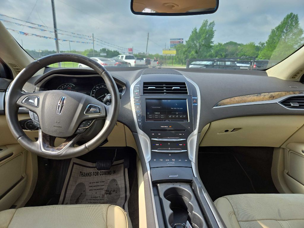 2015 Lincoln MKZ Image 10