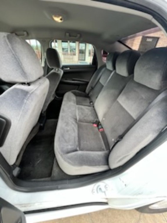 2011 Chevrolet Impala Image 4