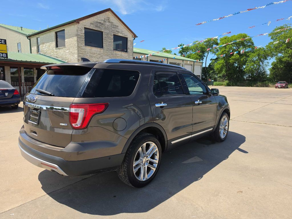 2016 Ford Explorer Image 4