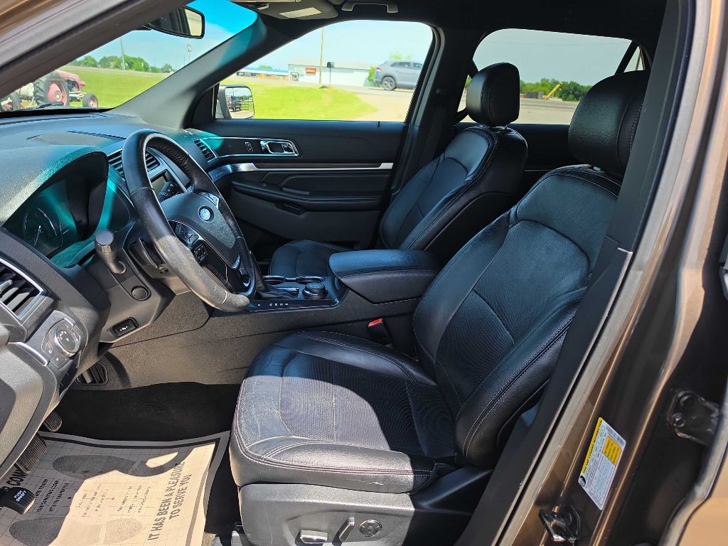 2016 Ford Explorer Image 8