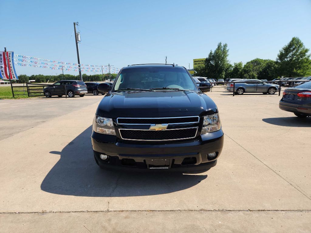 2011 Chevrolet Suburban Image 3