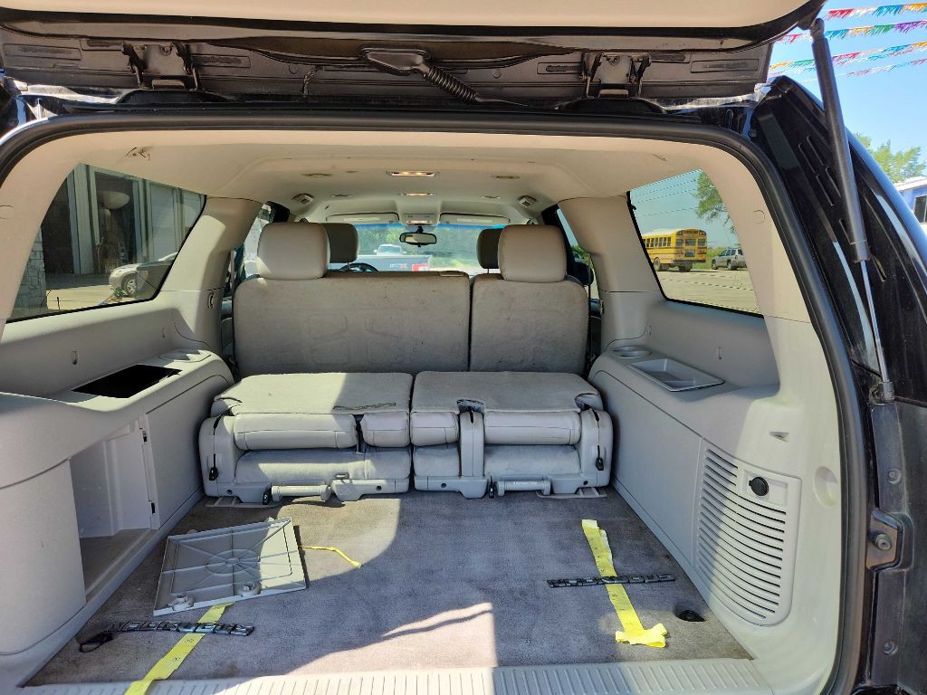 2011 Chevrolet Suburban Image 7