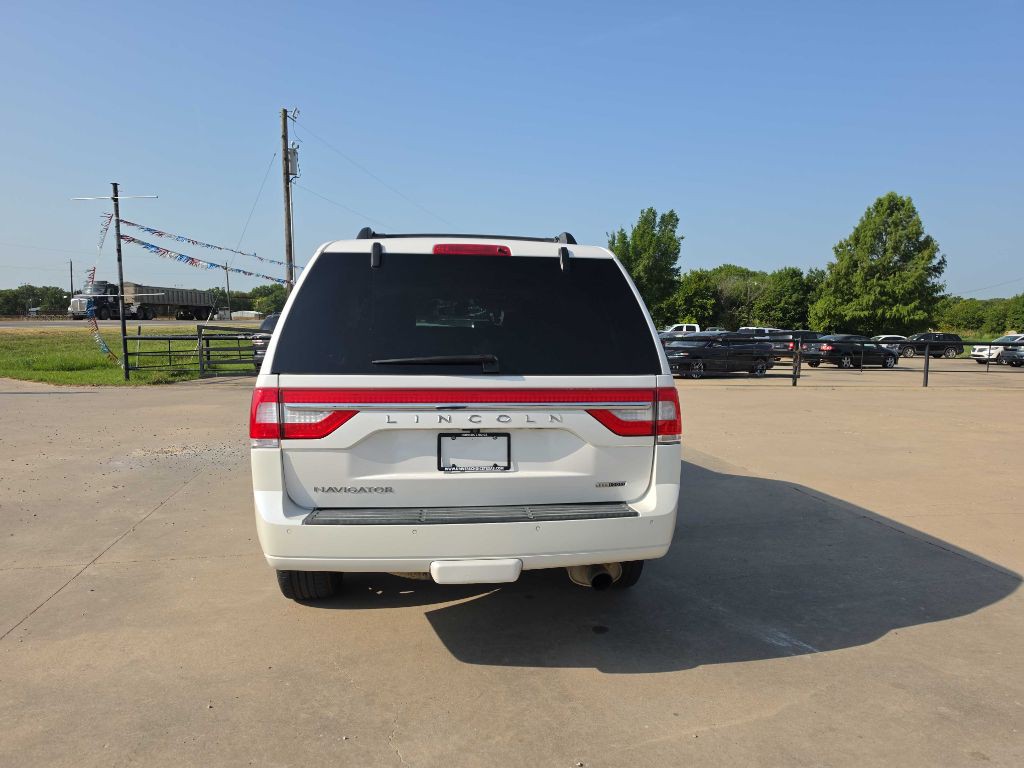 2016 Lincoln Navigator Image 4
