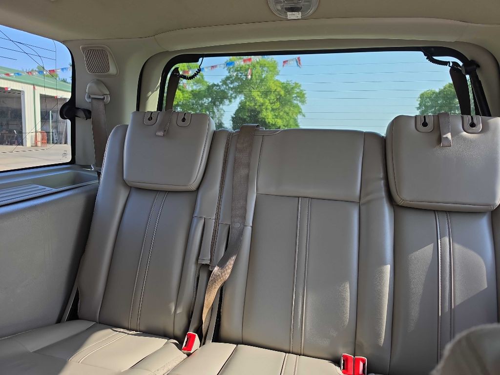 2016 Lincoln Navigator Image 10