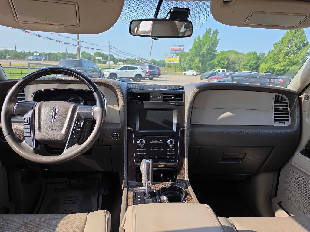 2016 Lincoln Navigator Image 12