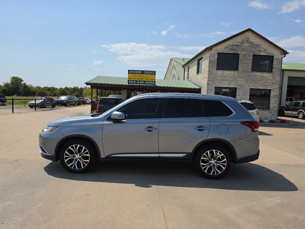 2016 Mitsubishi Outlander Image 3