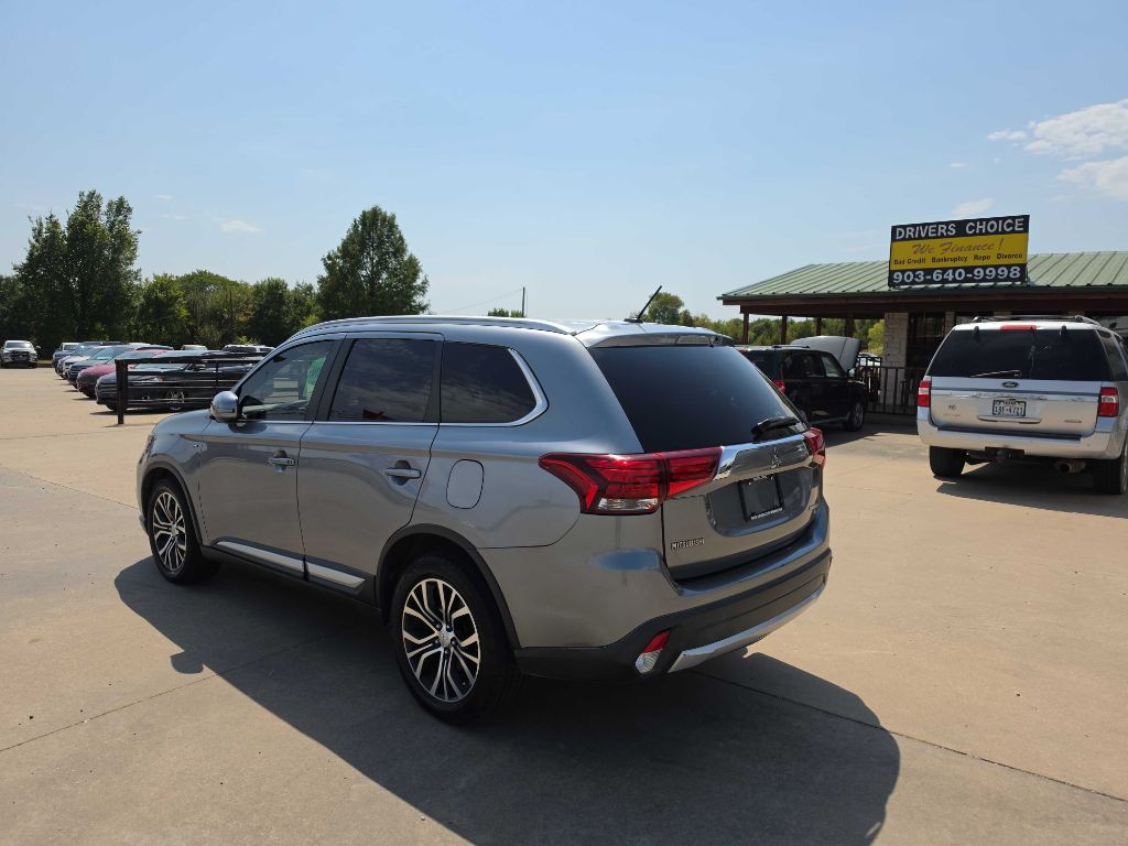 2016 Mitsubishi Outlander Image 5