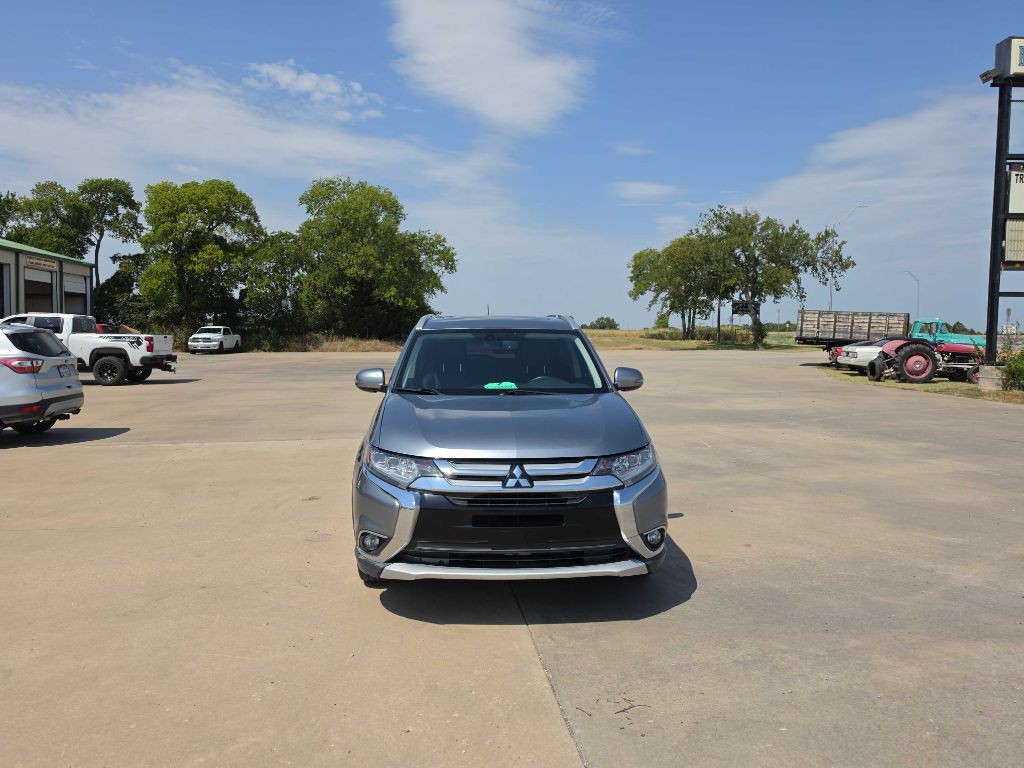 2016 Mitsubishi Outlander Image 9