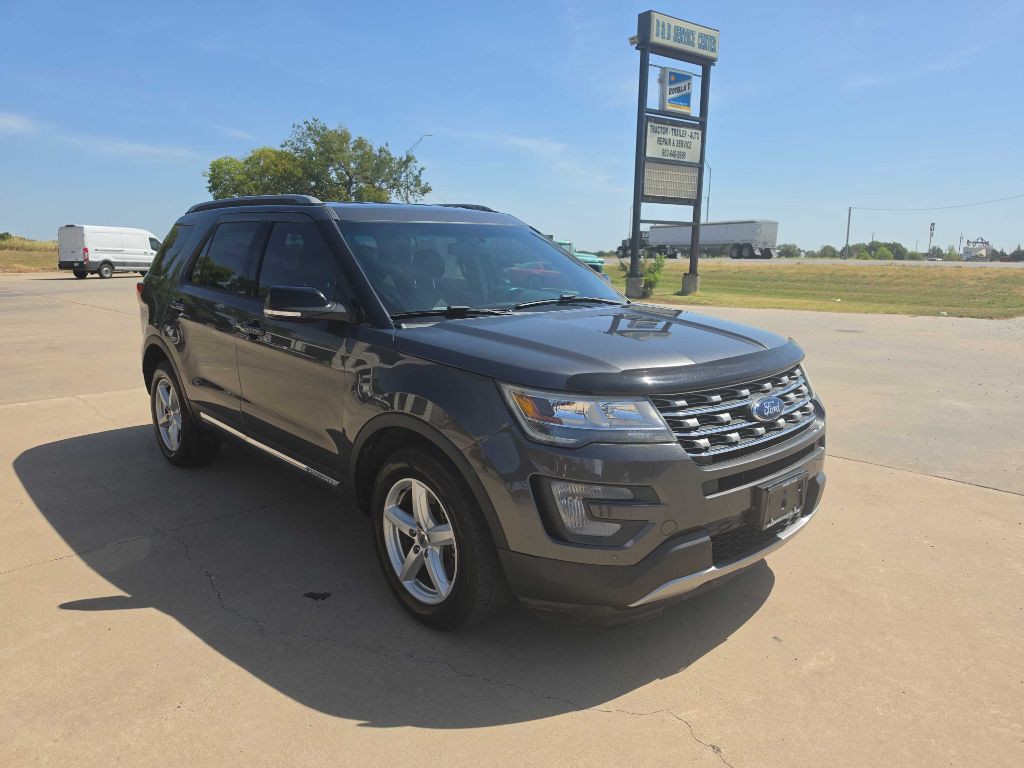 2017 Ford Explorer Image 8