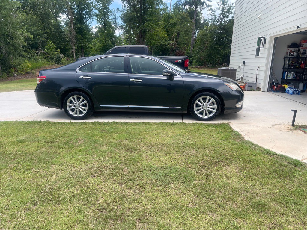 2010 Lexus ES Image 1
