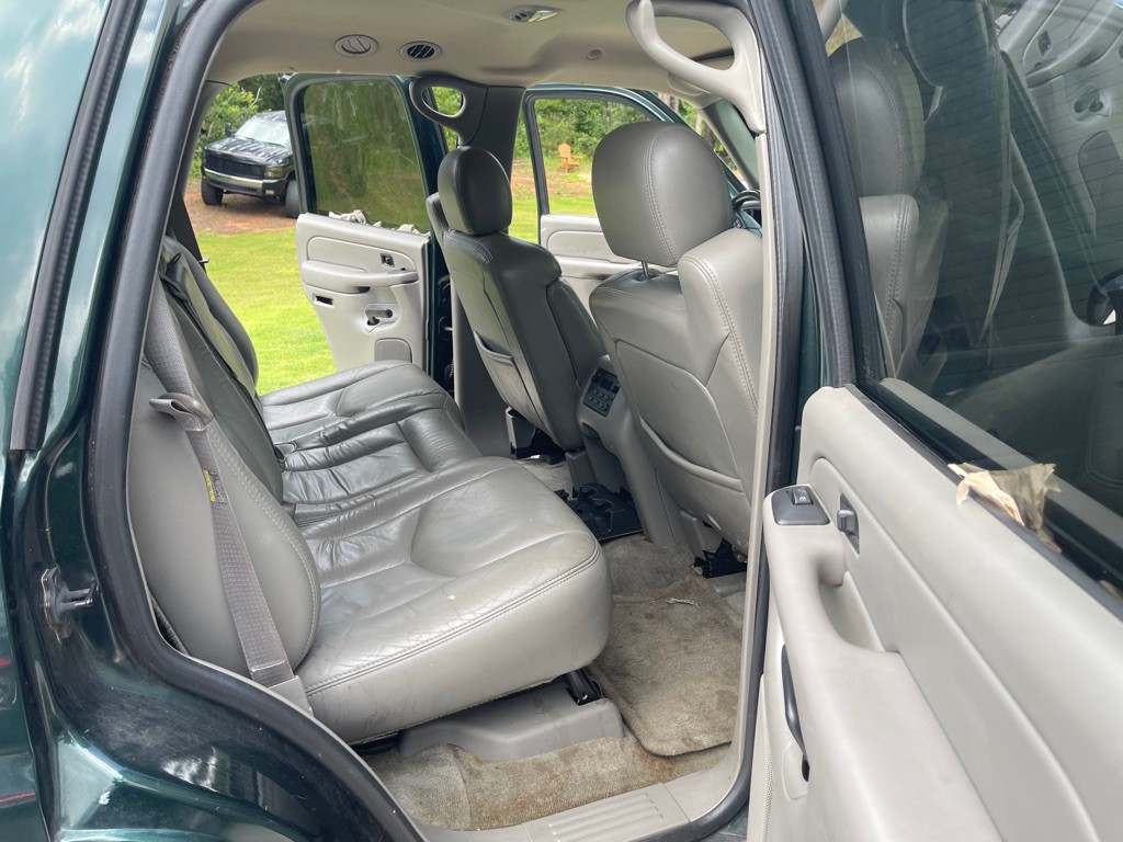 2004 Chevrolet Tahoe Image 4