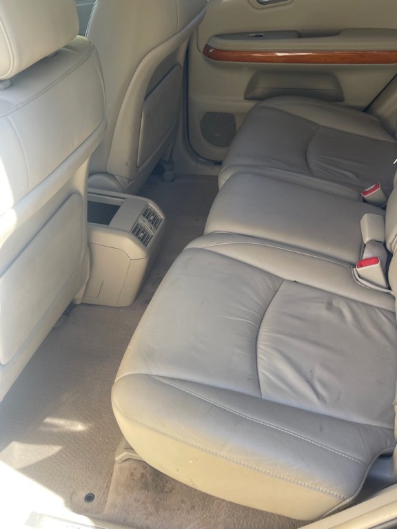 2004 Lexus RX Image 2