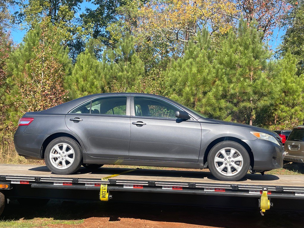 2011 Toyota Camry Image 4