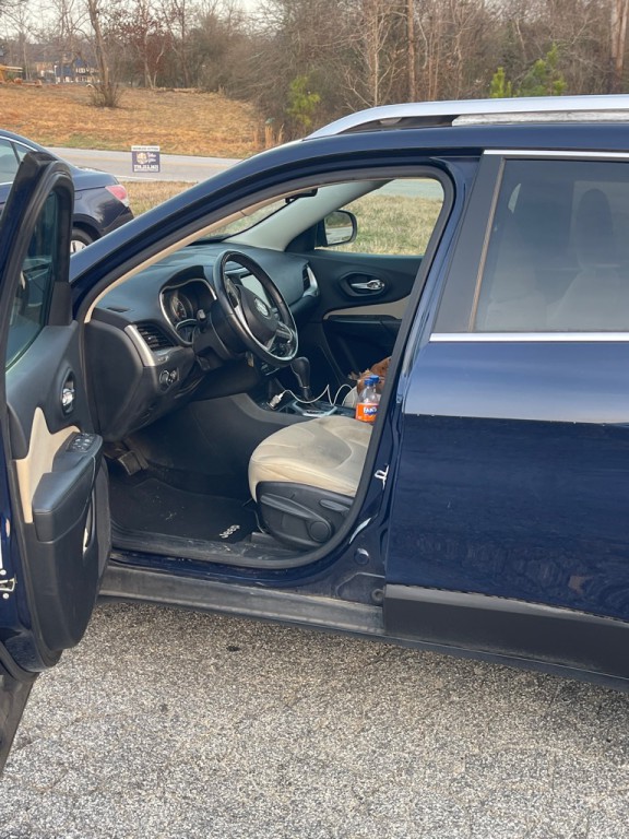 2015 Jeep Cherokee Image 2