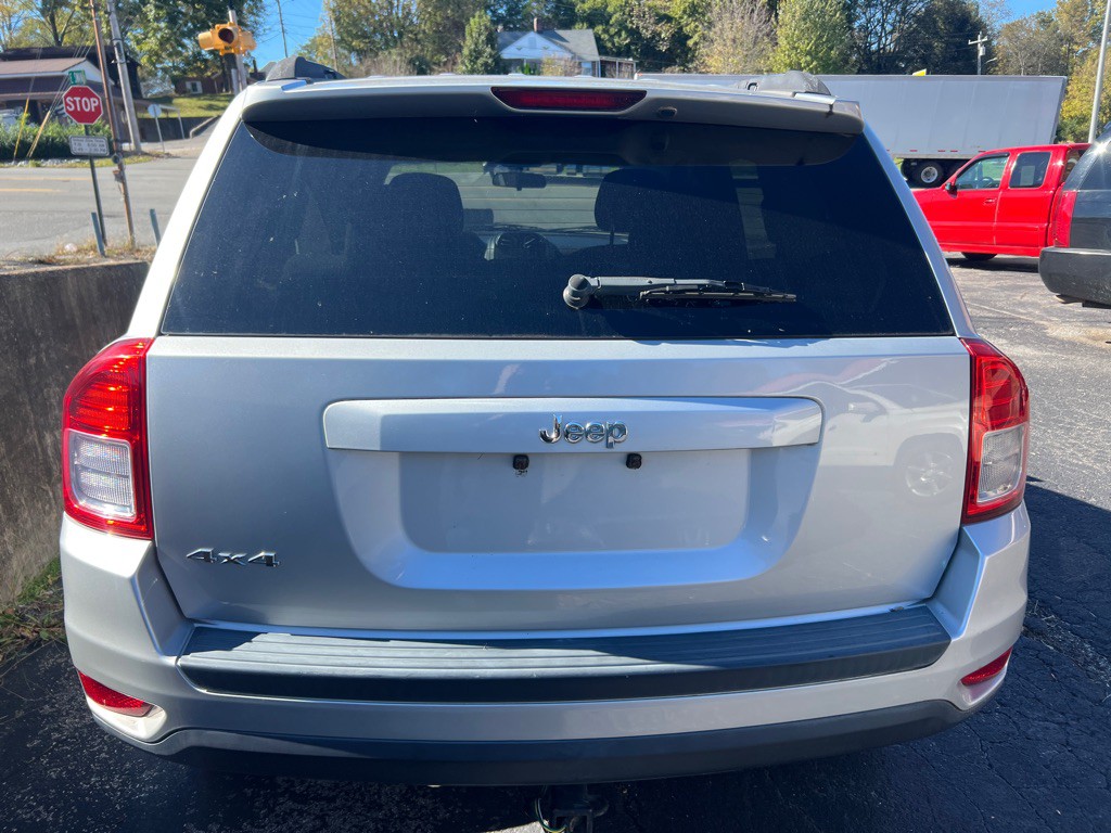 2011 Jeep Compass Image 3