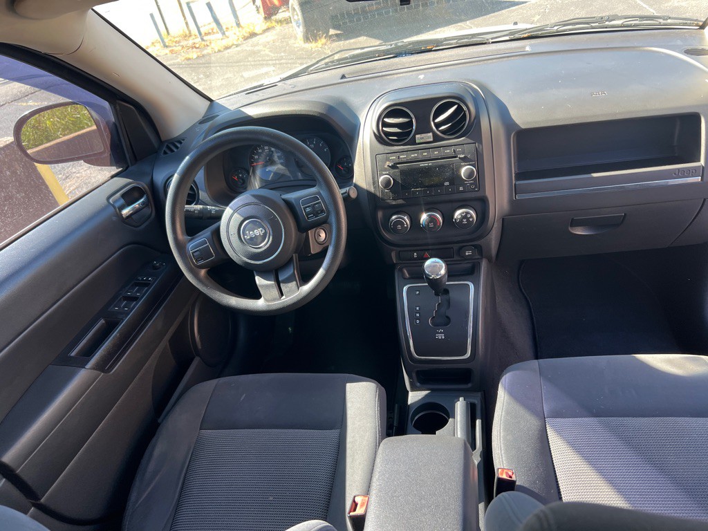2011 Jeep Compass Image 11