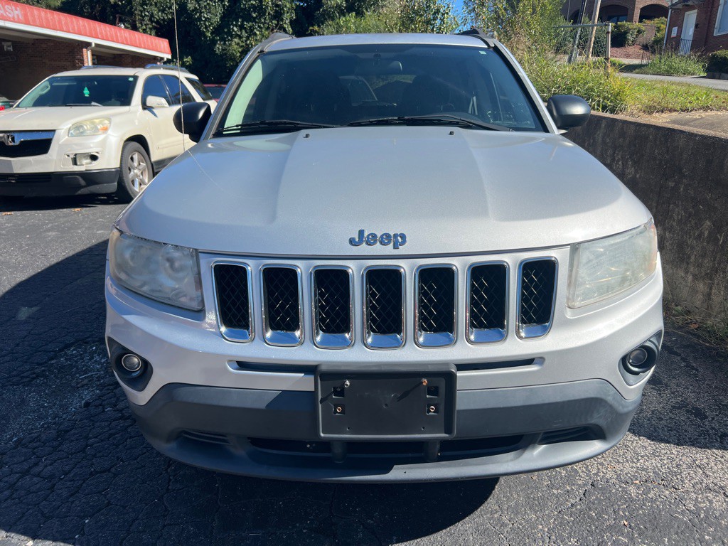 2011 Jeep Compass Image 2