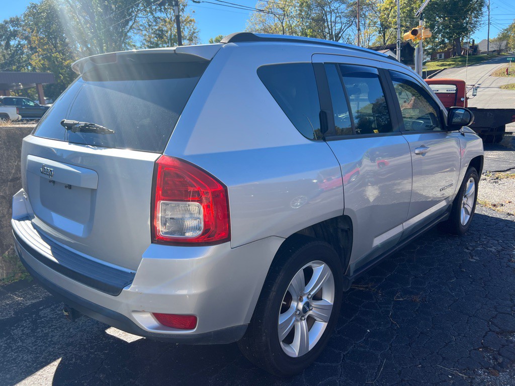 2011 Jeep Compass Image 4